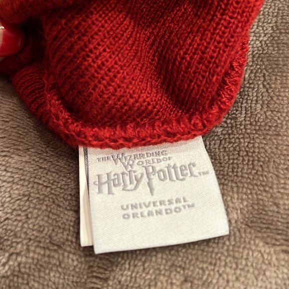 Harry Potter Gryffindor beanie from the wizarding world of Harry Potter - Picture 4 of 4